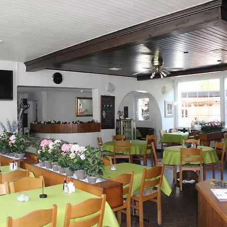 Restaurant Simplonblick 拉龙